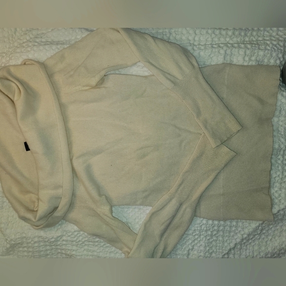 LUXE Arden B. 100% cream cashmere sweater - Picture 2 of 2